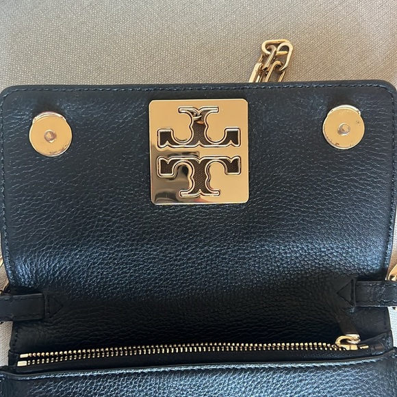 Tory Burch Britten Crossbody Wallet Purse - Picture 5 of 10